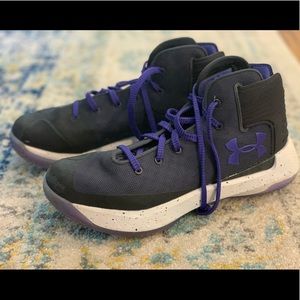 Under Armour Steph Curry Basketball shoes - 7Y